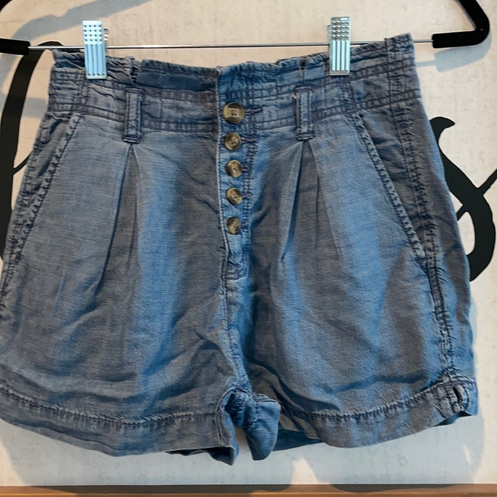 American Eagle high wasted shirts